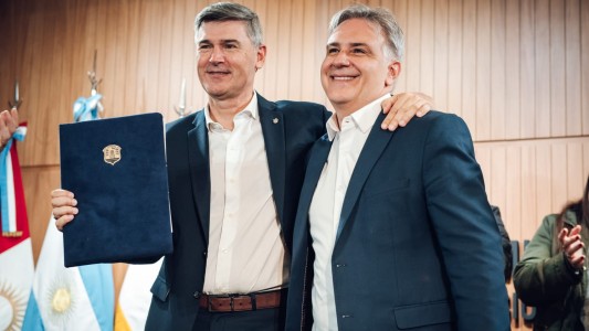 Passerini y Llaryora firmaron el contrato de obra del altonivel que conectará Valle Escondido con la Avenida Ejército Argentino