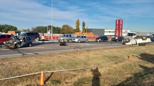 Trágico accidente en circunvalación: falleció una mujer en un choque múltiple