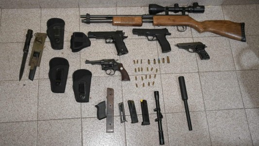 Caen 15 detenidos por robo y venta de vehículos y autopartes