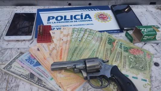 Dos jóvenes fueron detenidos por querer “coimear” a la Policía de Córdoba