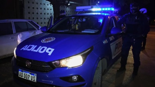 Córdoba: detienen a dos pasajeros de un remis que iban armados