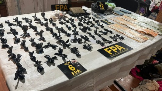 Madre e hija detenidas por venta de droga en barrio Yapeyú