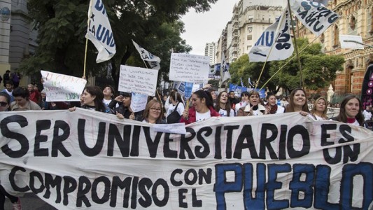 Comenzó un nuevo paro universitario de 48 horas en reclamo por la caída del salario