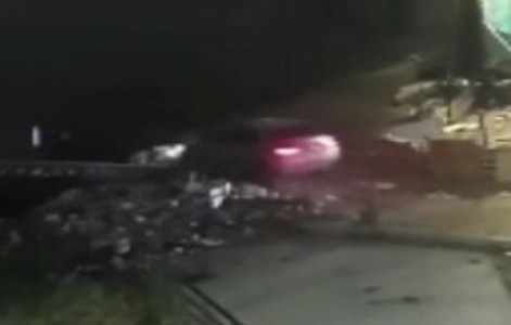 Se fugó el conductor del auto que cayó al Riachuelo