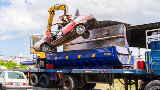 La Municipalidad compactara más de 500 vehículos abandonados