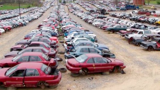 Prisión e inhabilitación para ejercer cargos públicos a un policía por robar un auto del depósito judicial