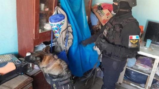 Madre e hija fueron detenidas por venta de cocaína y marihuana en Saturnino María Laspiur