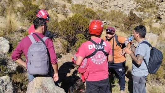 Rescataron a tres hombres que se perdieron cuando hacían trekking en las Altas Cumbres