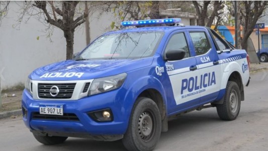 Cinco menores detenidos luego de robar un celular y prendas de vestir en Córdoba