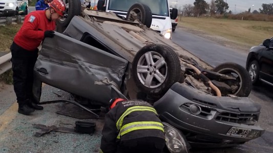 Una mujer fue rescata por personal del Duar luego de volcar su auto