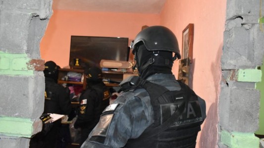 Córdoba: secuestro de cocaína, marihuana y un arma de fuego en Barrio Yapeyú