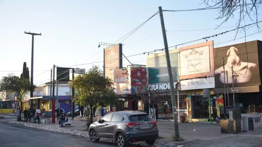 Un hombre mayor falleció en un local comercial en Avenida Rafael Nuñez: habría ingerido bebidas alcohólicas en exceso