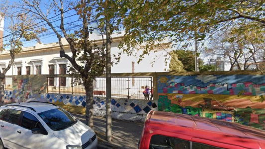 Adolescente le cortó la cara a un compañero de colegio para robarle las zapatillas