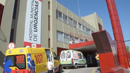 Tras nueve días de terapia intensiva, mejoró el joven apuñalado en barrio Los Químicos