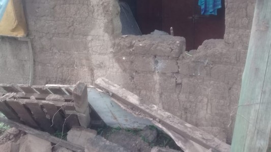 Se derrumbó el rancho de un anciano ciego que vive solo en los cerros salteños