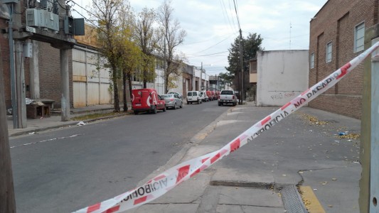Un guardia mató a un ladrón que intentó robar a una joven