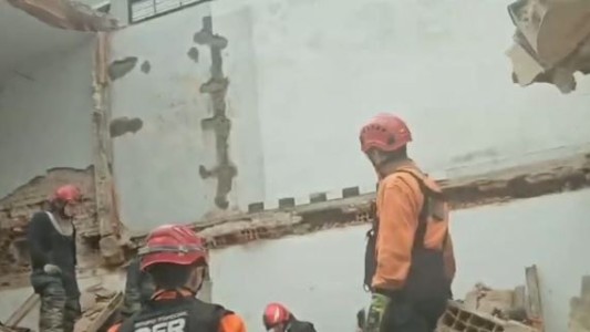 Derrumbe en una obra en construcción: el rescate de los obreros