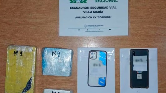 Detuvieron a 2 hombres por llevar 2 kilos de cocaína en una mochila