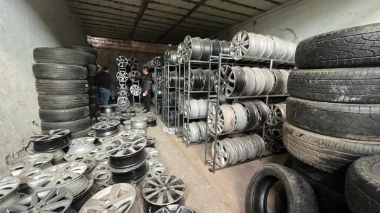 Subastan miles de cubiertas y llantas secuestradas que habían sido robadas