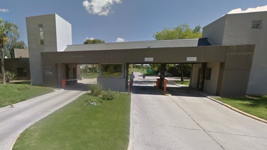 Un hombre de 27 años murió tras caerse de una escalera en un country de Córdoba