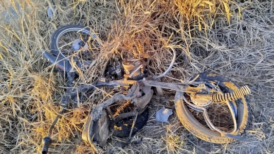 Murió una motociclista tras ser embestida por una camioneta desde atrás