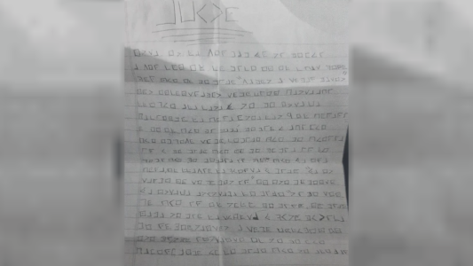 Le confió a la Policía la identidad de su abusador a través de una carta escrita con símbolos