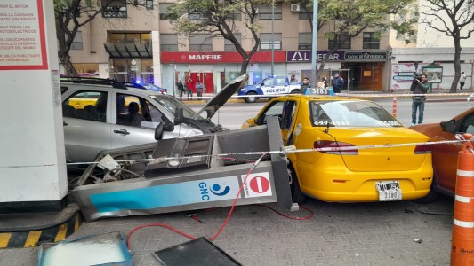 Güemes: un auto chocó en una estación de servicio y provocó una fuga de GNC