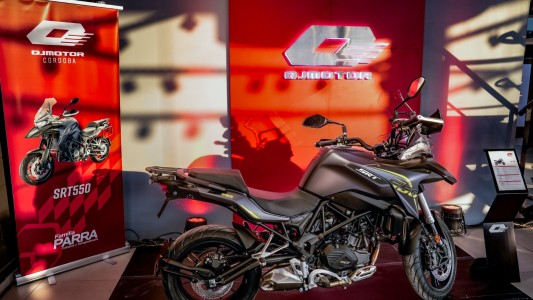 Familia Parra inauguró el concesionario oficial de motos QJ Motor