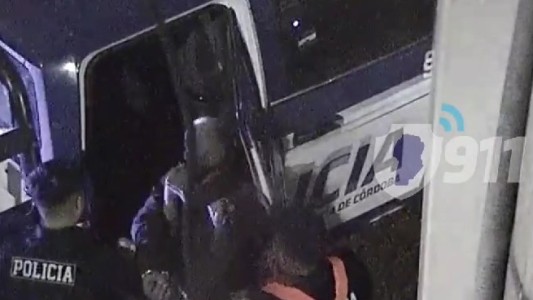 Córdoba: detuvieron al pasajero de un taxi que tenía pedido de captura e intentó huir de un control