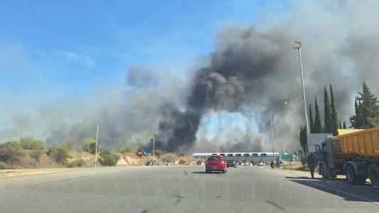 Incendio La Calera: habilitaron la ruta E-55 en ambos sentidos