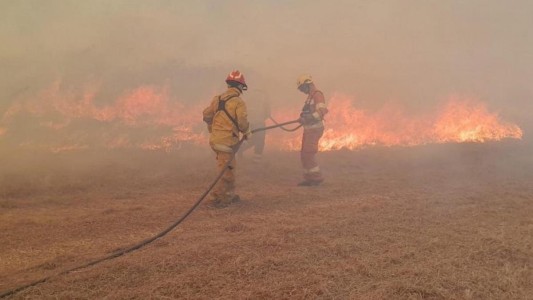 Le dieron el alta a dos bomberos afectados en el incendio de La Mezquita