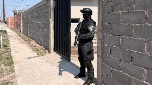 Detuvieron a dos extranjeros que iban en Uber a vender drogas a un barrio cerrado de Córdoba