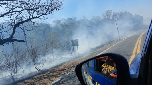 Bomberos combaten nuevos focos de incendio en Traslasierra y Punilla