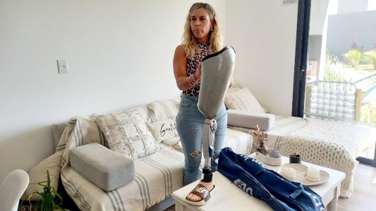 Una mujer perdió su pierna en un accidente y ahora ayuda a otras víctimas