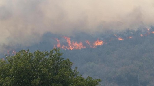 Incendios en Capilla del Monte: más de 250 bomberos continúan trabajando en el frente