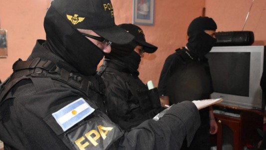 Venta de droga en Deán Funes: La Fuerza Policial Antinarcotráfico detuvo a dos hombres