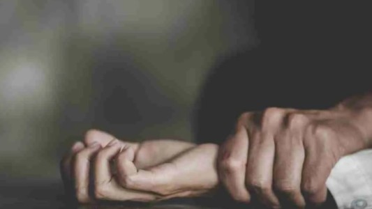 Condenaron a un hombre por drogar, abusar y filmar a una mujer