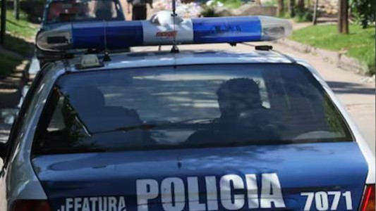 Detuvieron a un hombre por golpear y tirar por la ventana a su hija
