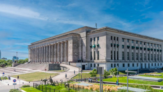 Tras la marcha y el veto de Milei, la UBA volvió a quedar en el top 10 de América Latina