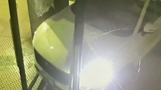 Robo en una concesionaria: rompió el vidrio y se llevó una camioneta