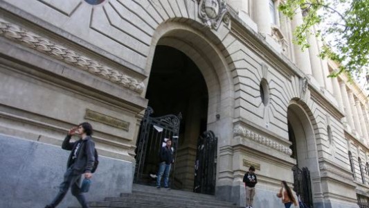 Realizan un paro docente de 96 horas en el Colegio Nacional Buenos Aires