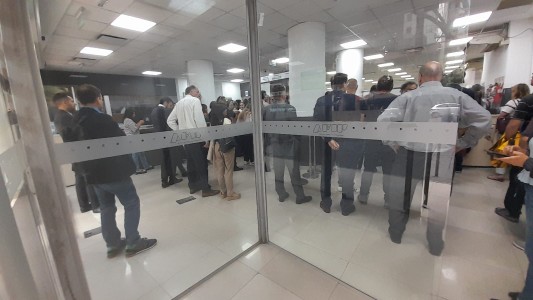 Córdoba: los trabajadores del AFIP realizan una movilización tras las declaraciones de Adorni