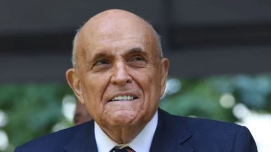 Ex alcalde de Nueva York debe dar parte de su patrimonio a demandantes