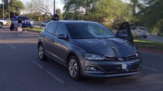 Un joven de 18 años perdió el conocimiento tras ser atropellado por una mujer en barrio Santa Cecilia