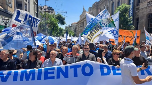 Paros y protestas en el centro: movimientos sociales repudian la visita de Milei a Córdoba