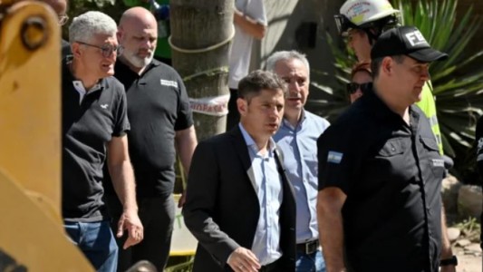 Kicillof está en Villa Gesell para seguir de cerca el operativo por el derrumbe