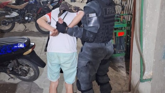 RÍo Cuarto: enterraba la droga en un terreno baldío, lo descubrieron y quedó detenido