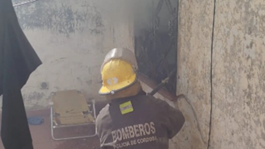 Se incendió una casa en barrio San Nicolás: un menor sufrió quemaduras y otros 2 intoxicados