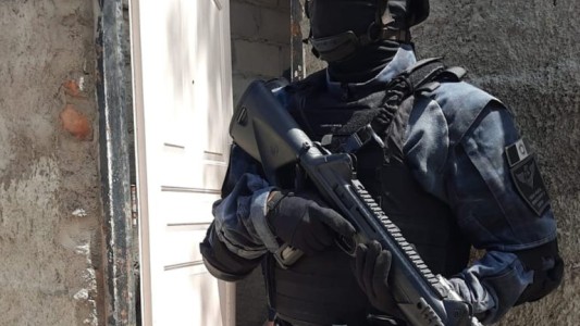 Realizaron allanamientos en barrio Villa Martínez