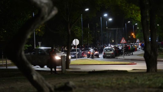 Video: detuvieron a 18 jóvenes por robar celulares bajo la modalidad “piraña” en Córdoba
